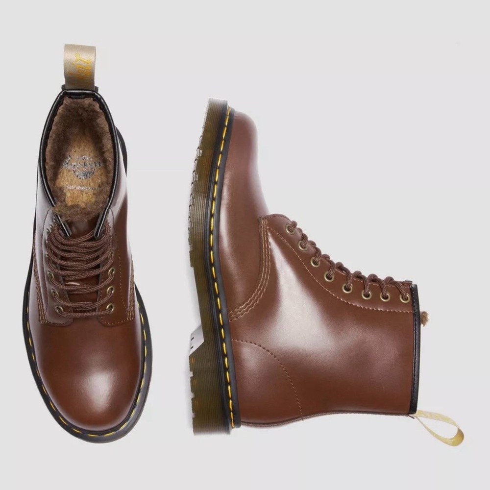 NWT Dr. Martens VEGAN 1460 FAUX FUR LINED LACE UP BOOTS SZ 41 - Picture 5 of 13